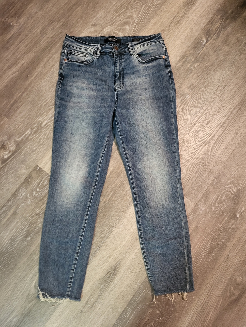 Judy Blue Light Wash Ankle Crop Jeans with Raw Hem